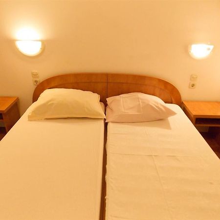 Apartments Frane (Adults Only) Novalja Quarto foto