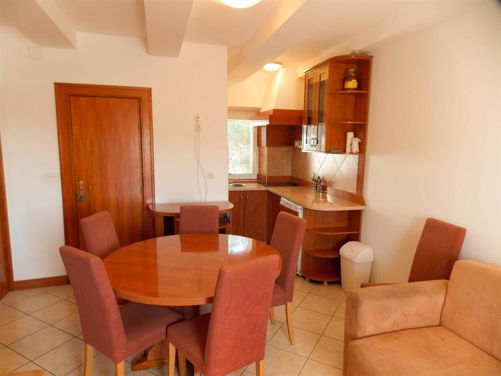 Apartments Frane (Adults Only) Novalja Quarto foto