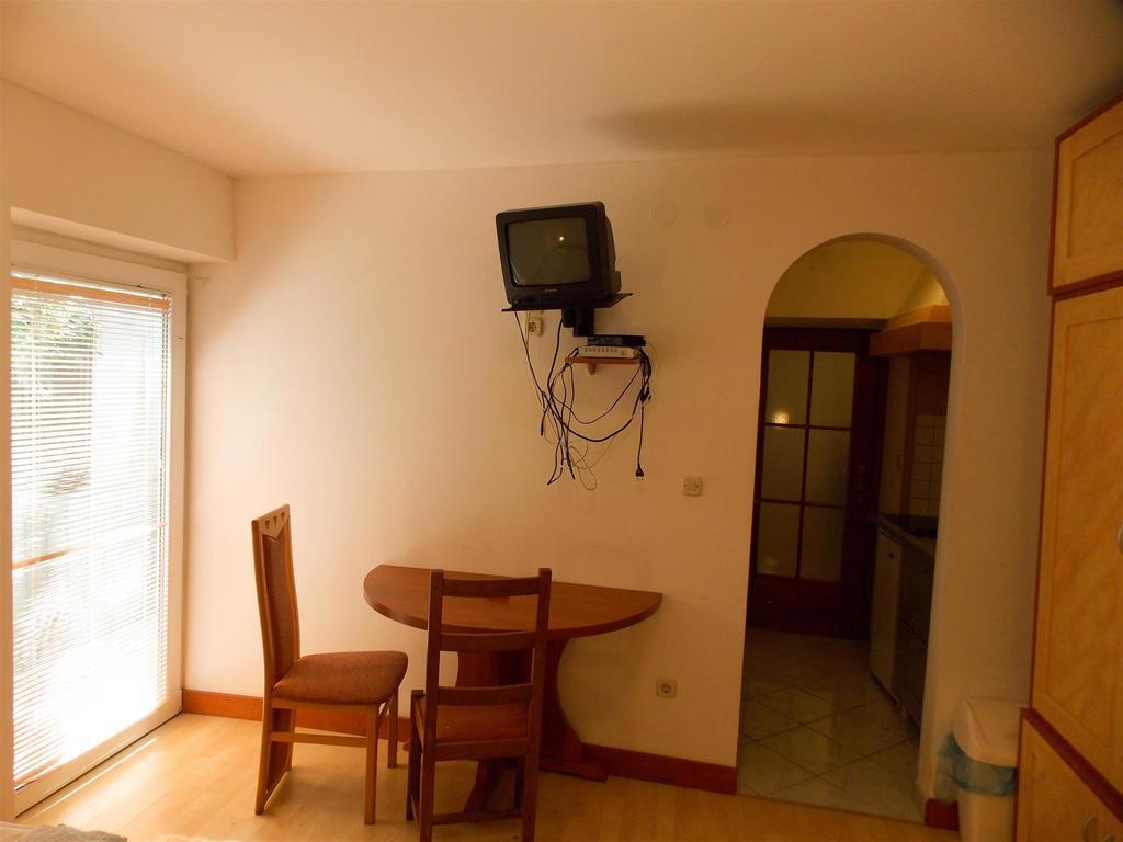 Apartments Frane (Adults Only) Novalja Quarto foto