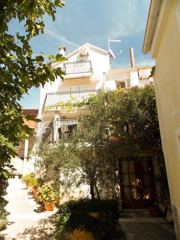 Apartments Frane (Adults Only) Novalja Quarto foto